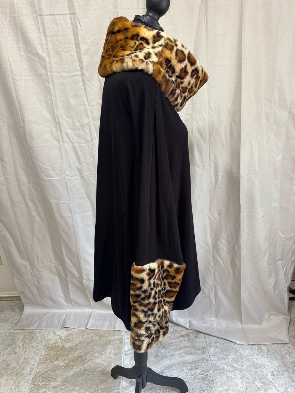 Philosophy Republic Clothing Black Leopard Faux Fur Trim Poncho Tunic XL - Picture 3 of 12